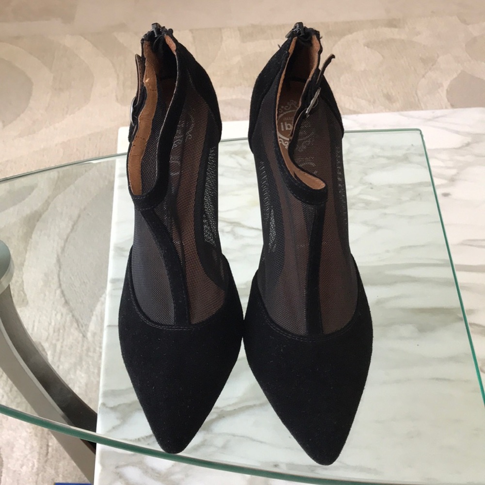 Shoes - Picture 2 of 4